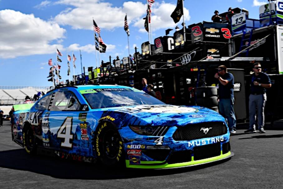SHR's Kevin Harvick (#4, fourth) and Clint Bowyer (seventh) led Ford in NASCAR Cup Series action. SHR's Kevin Harvick (#4, fourth) and Clint Bowyer (seventh) led Ford in NASCAR Cup Series action.
